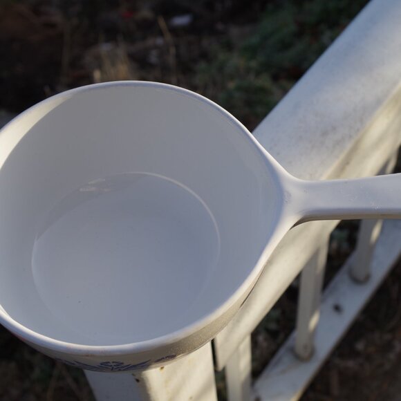 Corning Ware Blue Corn flower Casserole Dish - Picture 3 of 4